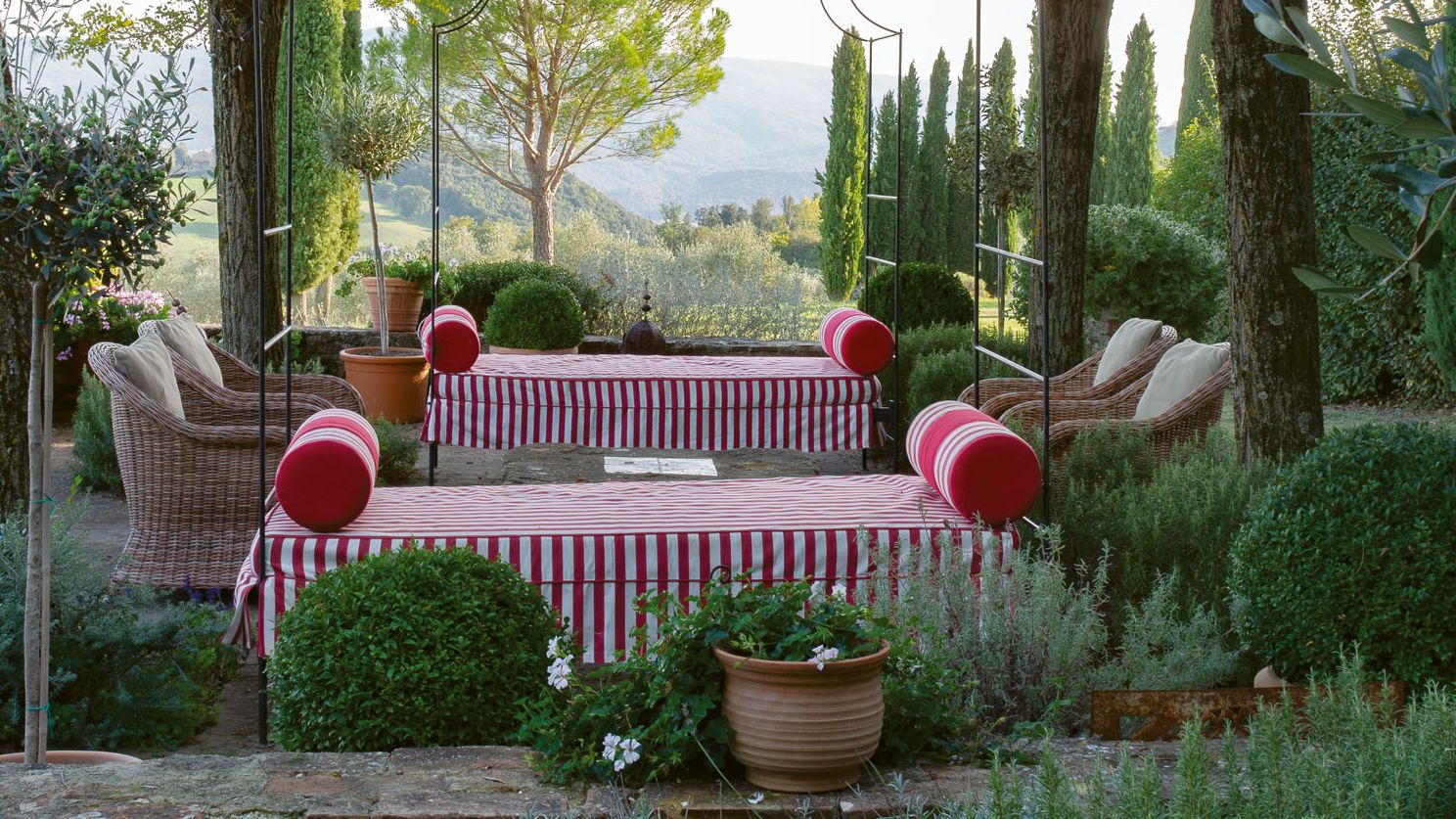 All the coolest gardens have striped furniture right now