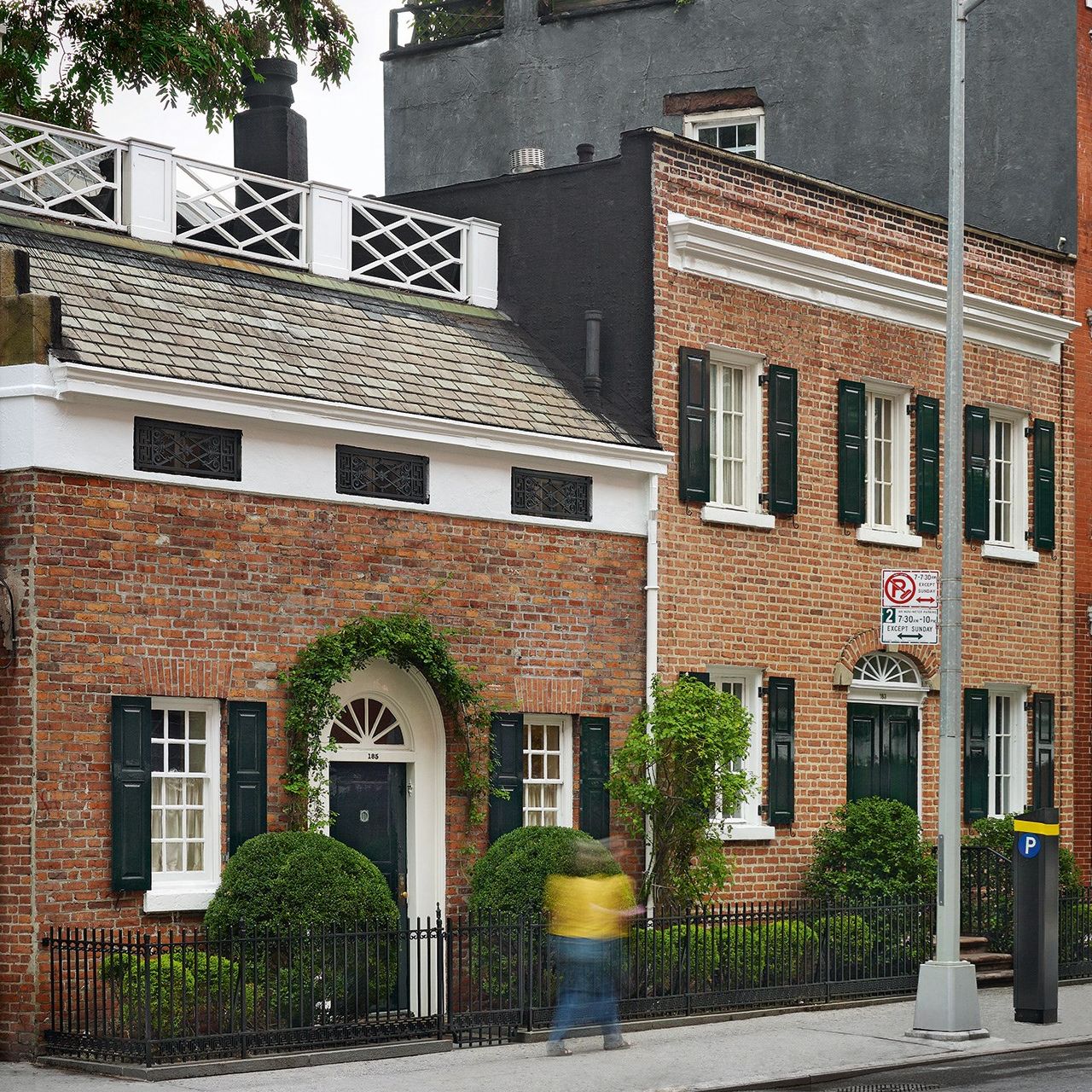 A tiny house in Greenwich Village with an uncannily spacious interior (2018)