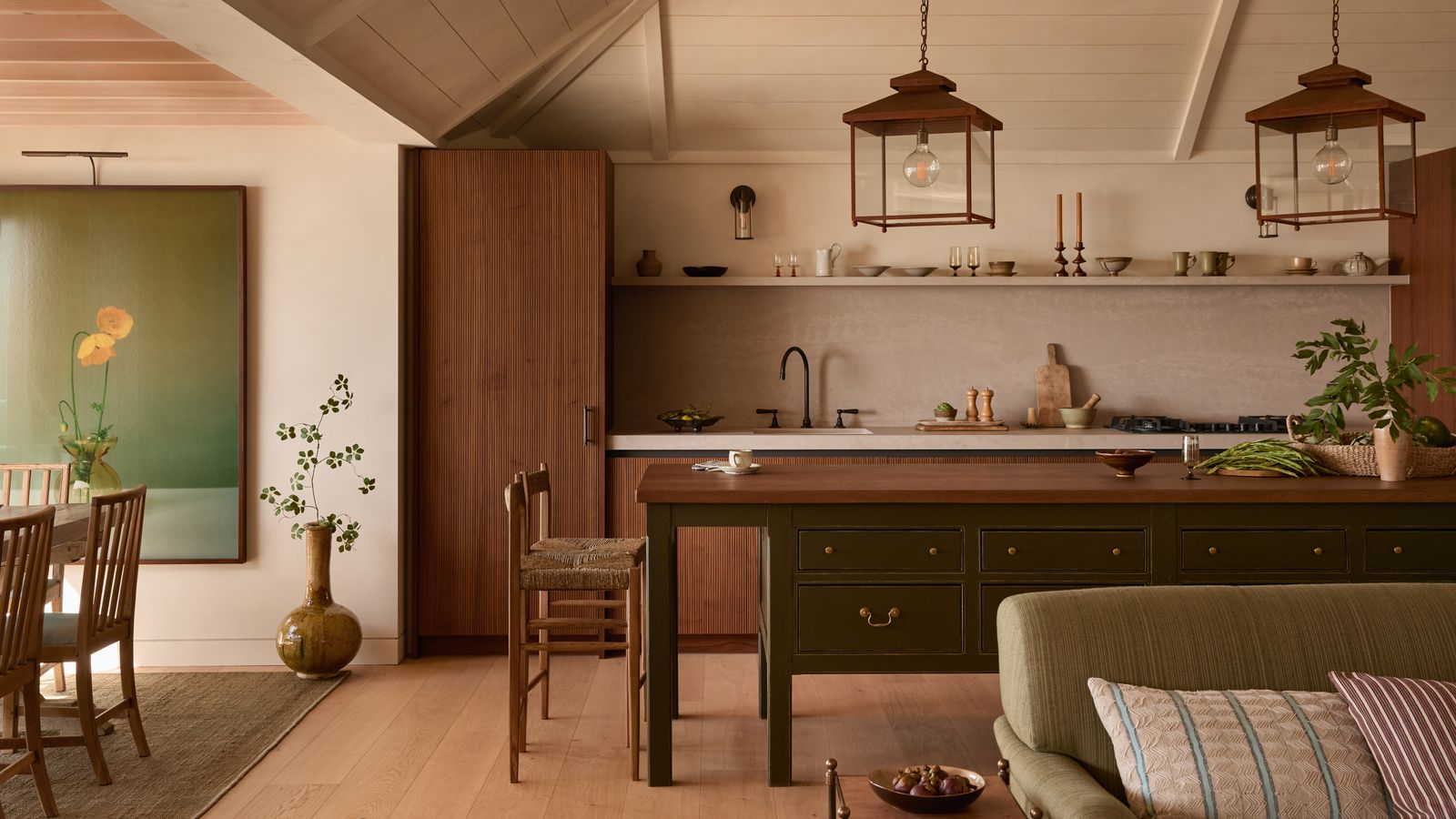An effortlessly layered seaside house by Isabella Worsley