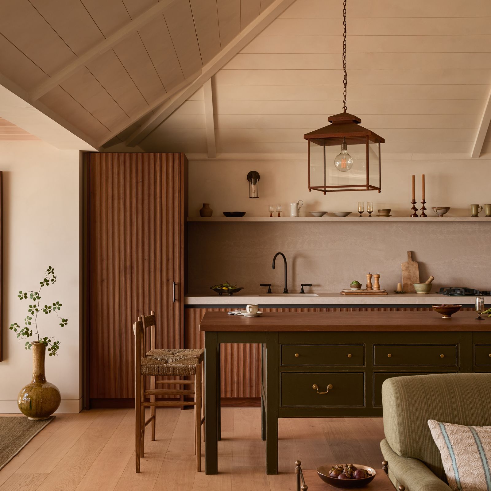 An effortlessly layered seaside house by Isabella Worsley
